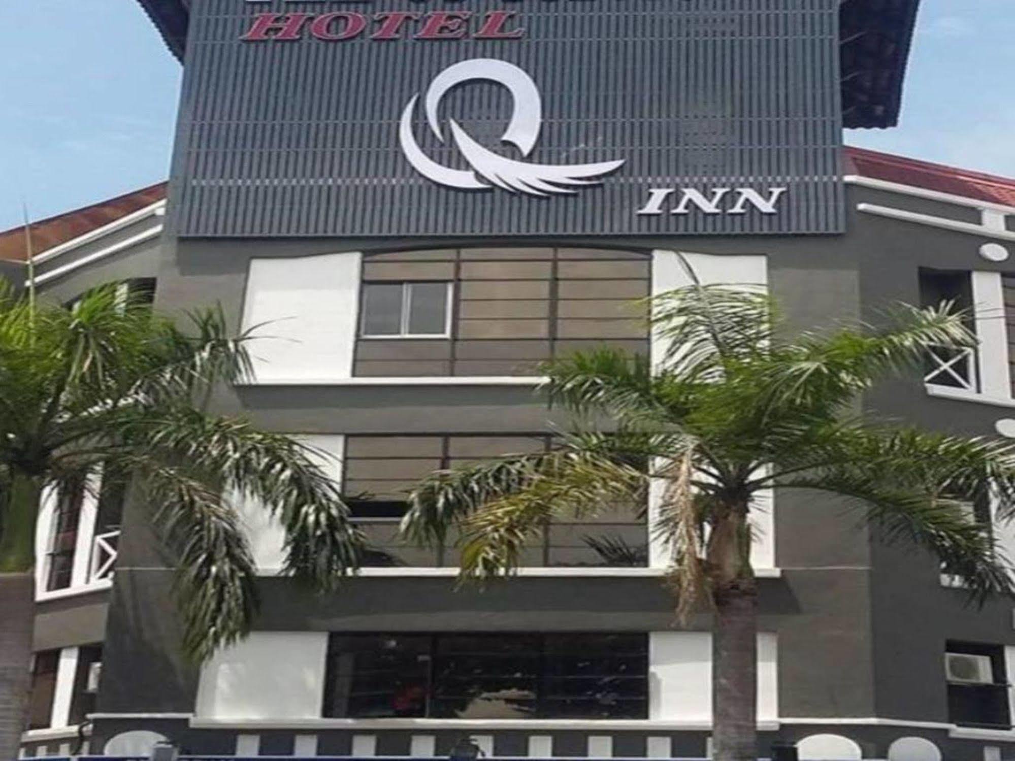 Oyo 176 Hotel Q Inn Петалинг-Джая Экстерьер фото